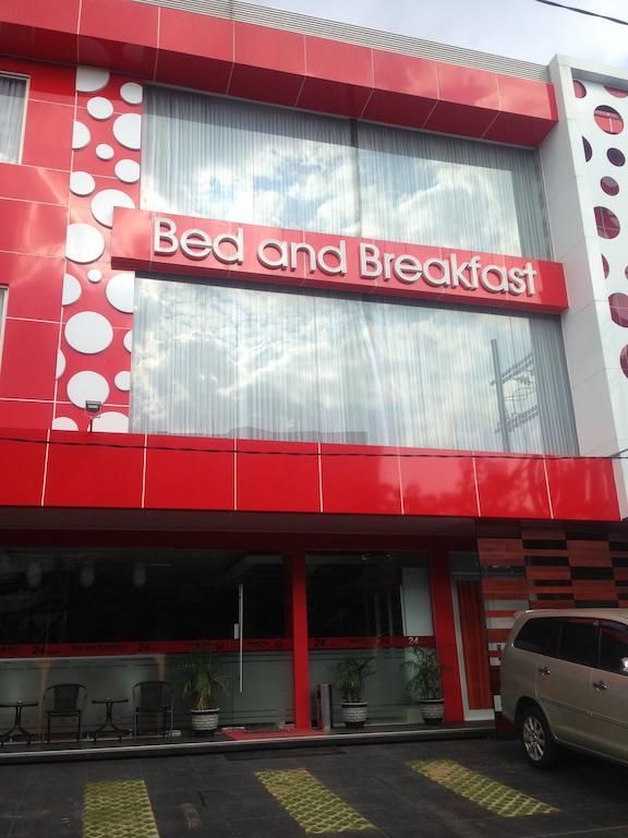 Bed And Breakfast Hotel Surabaya Esterno foto