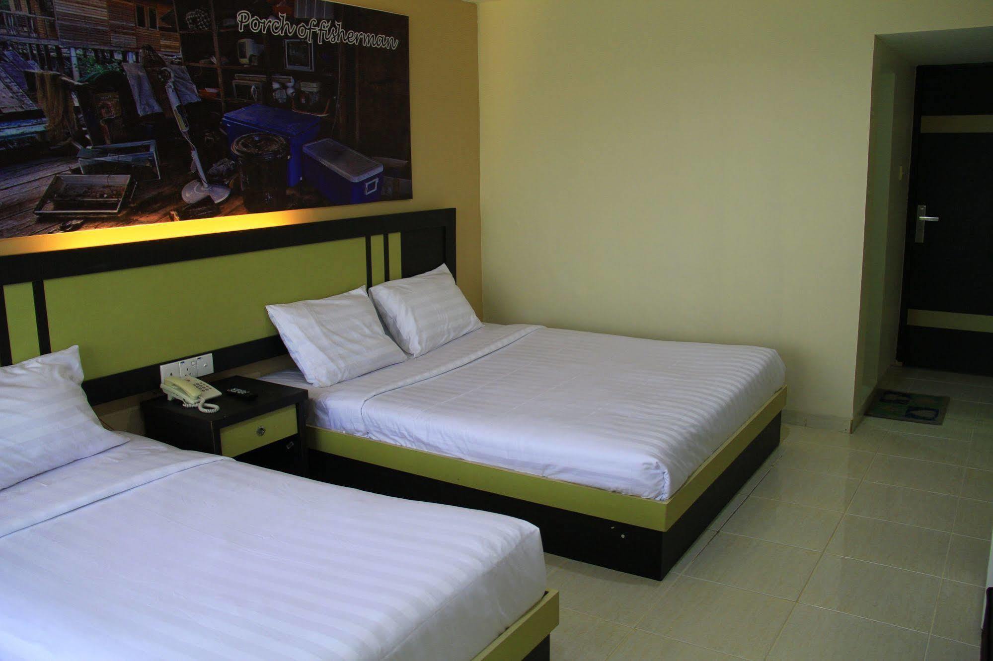 Oyo 2487 Sampurna Jaya Hotel Tanjung Pinang Esterno foto