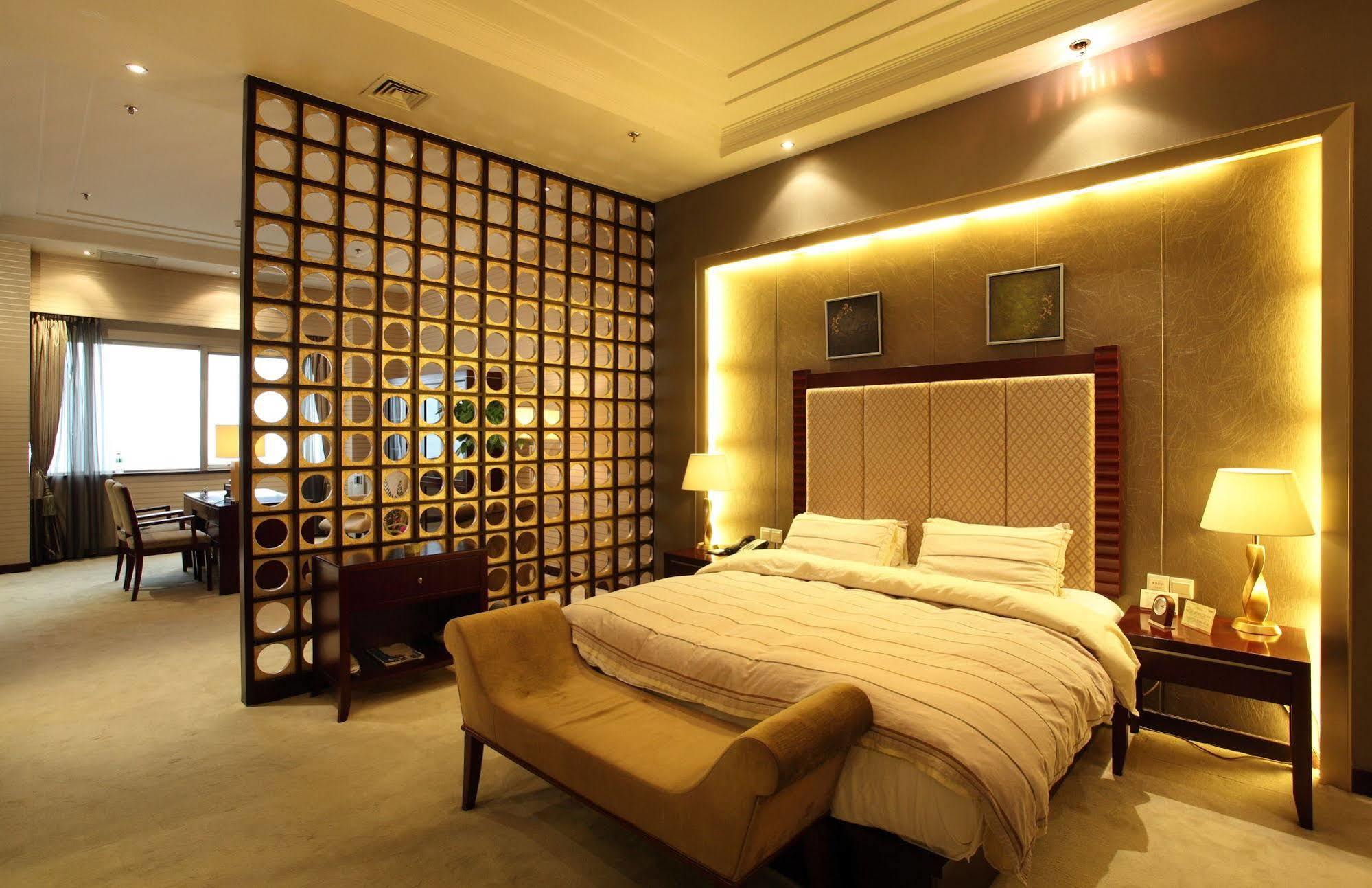 Weilai Conifer Hotel Zhengzhou Esterno foto
