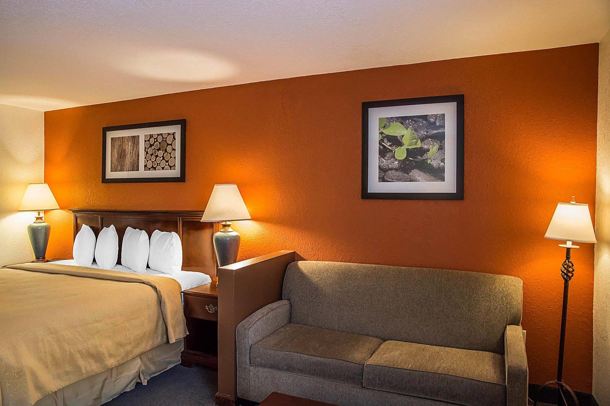 Quality Inn&Suites Cincinnati I-275 Springdale Esterno foto