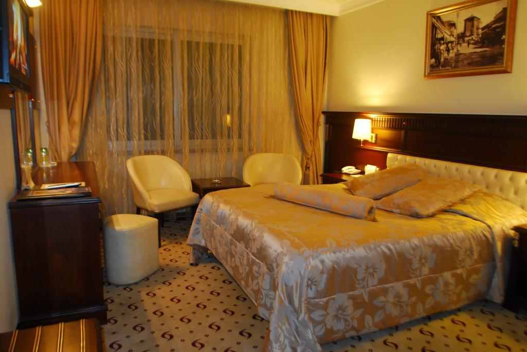 Adana Erten Hotel Esterno foto