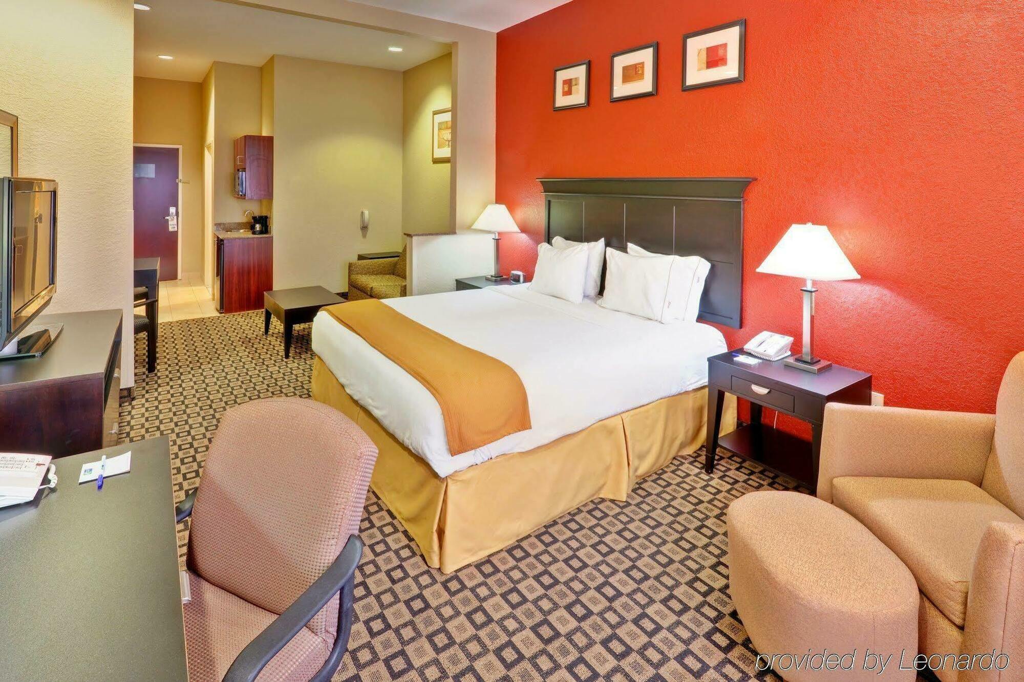 Holiday Inn Express Hotel & Suites Clinton, An Ihg Hotel Esterno foto