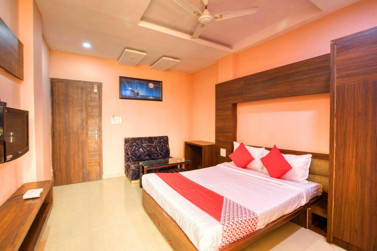 Oyo 40401 Sai Palace Hotel Ujjain Esterno foto