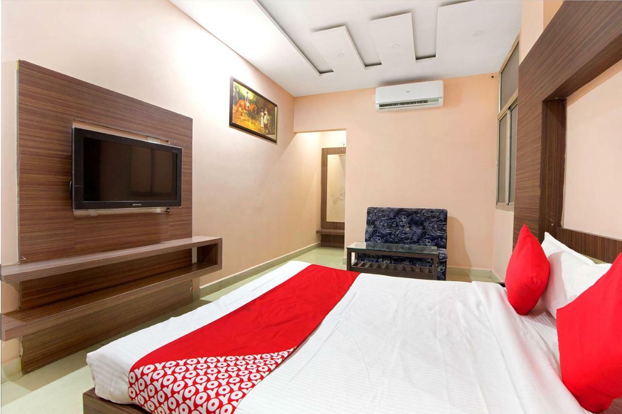 Oyo 40401 Sai Palace Hotel Ujjain Esterno foto