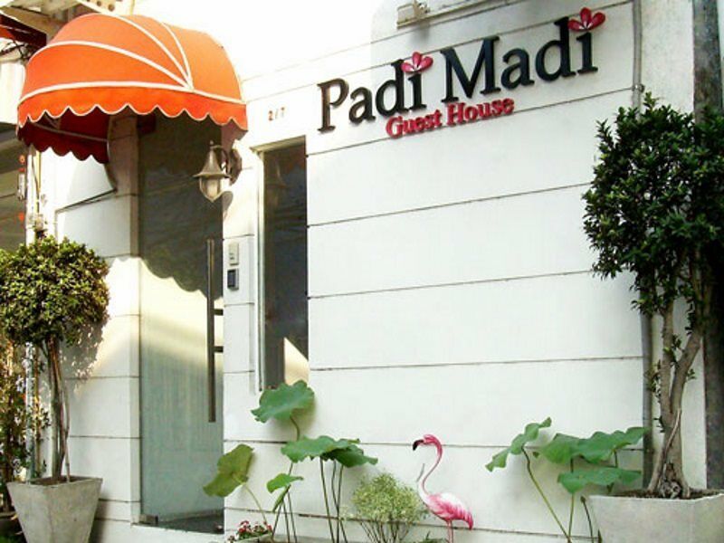 Padi Madi Boutique Guesthouse Bangkok Esterno foto
