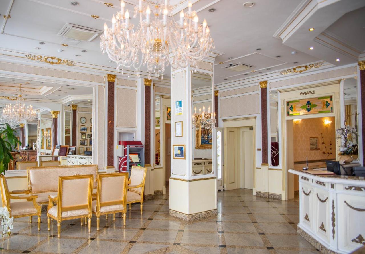 Hotel Grand Palace Svetlogorsk Esterno foto